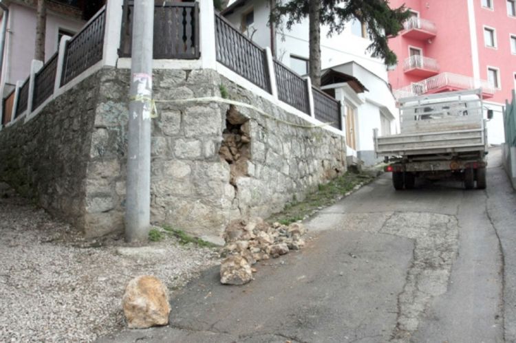 Oštećene kuće u zemljotresu u starom dijelu Sarajeva