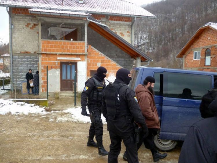Policijska akcija u Gornjoj Maoči: Uhapšen Nusret Imamović, vođa vehabija (Foto)