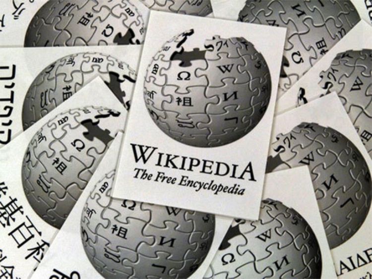 Dva člana tima Vikipedije optužena za korupciju