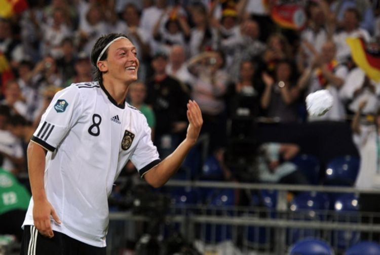 Ozil najbolji njemački fudbaler u 2012.