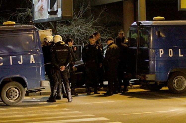 Neredi u Beogradu: Masovna tuča navijača Zvezde i policije