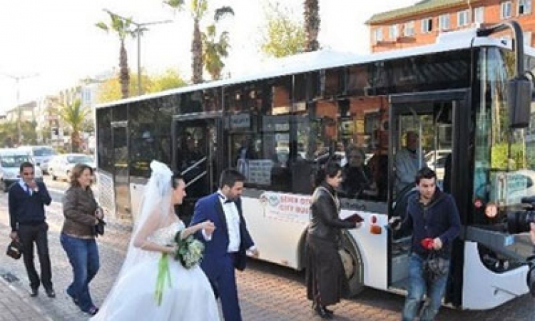 Gradskim autobusom na vjenčanje