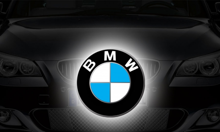 BMW povlači više od 230.000 automobila