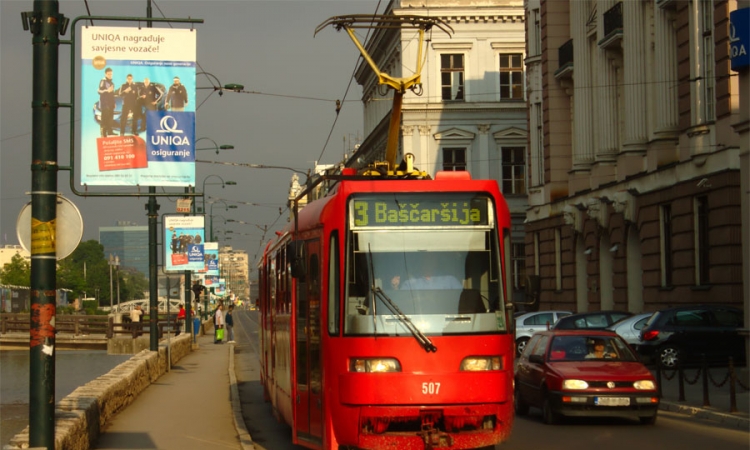 Bačen suzavac u sarajevski tramvaj