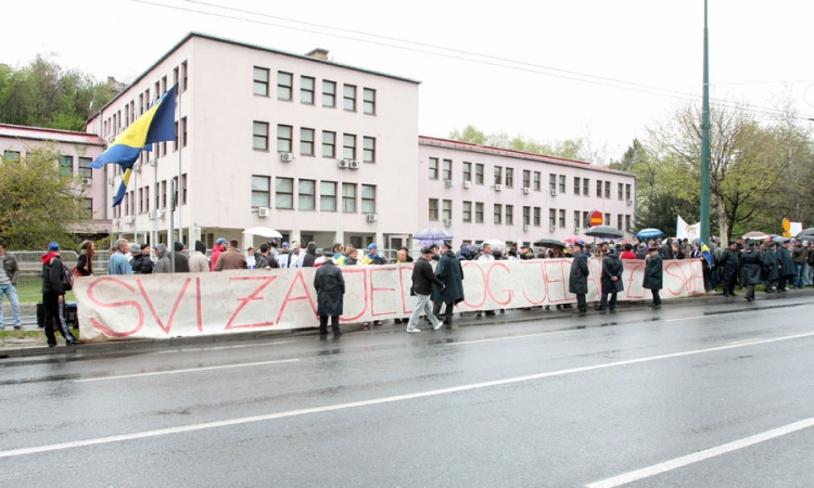 Demonstranti u Sarajevu, ministri u Mostaru
