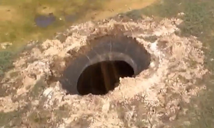 Istražuje se golema rupa u Sibiru