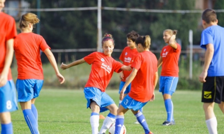 Ljetna škola fudbala za djevojke u Srebrenici