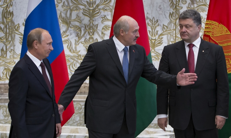 Završen prvi bilateralni sastanak Putina i Porošenka