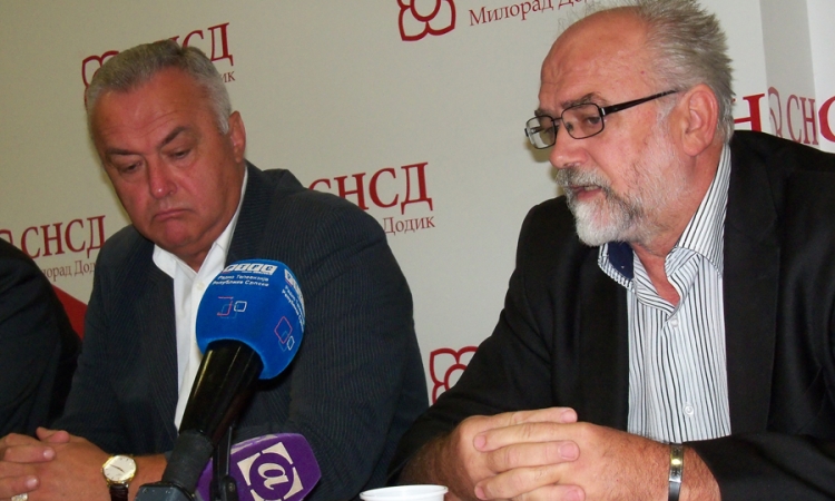 Glavni revizor i načelnik finansija demantuju Vučurevića