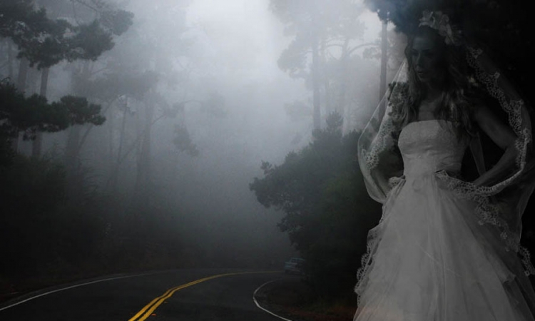 Mrtva djevojka u vjenčanici i dalje šeta drumovima