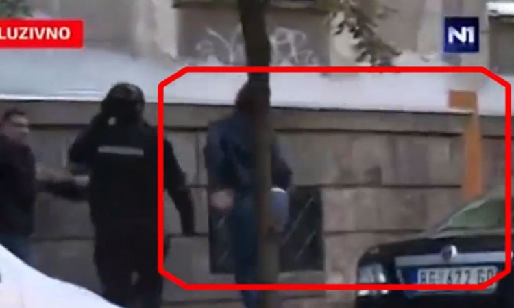 Pogledajte trenutak kada Žandarmerija napada brata Aleksandra Vučića