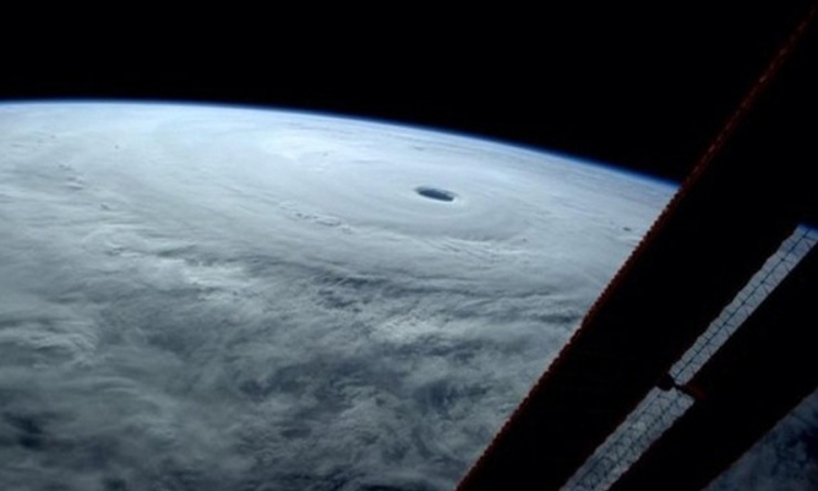 Super tajfun juri prema Japanu