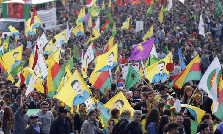 U Diseldorfu demonstrirali Kurda protiv IS i za spas Kobane