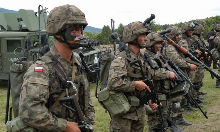 Poljska će prebaciti na hiljade vojnika na istočne granice