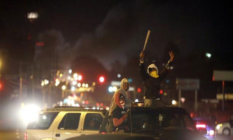 Haos u Fergusonu, protesti širom SAD