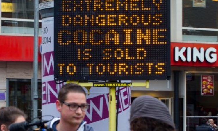 Nova droga je toliko opasna da u Amsterdamu turiste na nju upozoravaju svjetlećim znacima