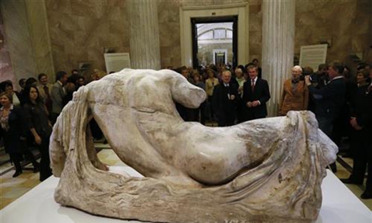 Eleginova mermerna statua prvi put napušta Veliku Britaniju