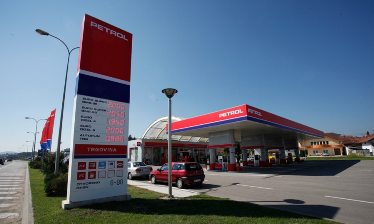 Bratušek upozorila  na opasnost "tajkunizacije" Petrola