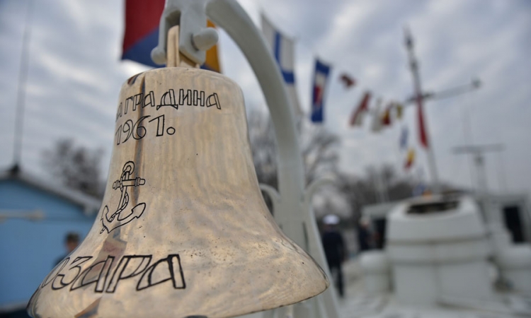 Osveštano zvono na ratnom brodu "Kozara"