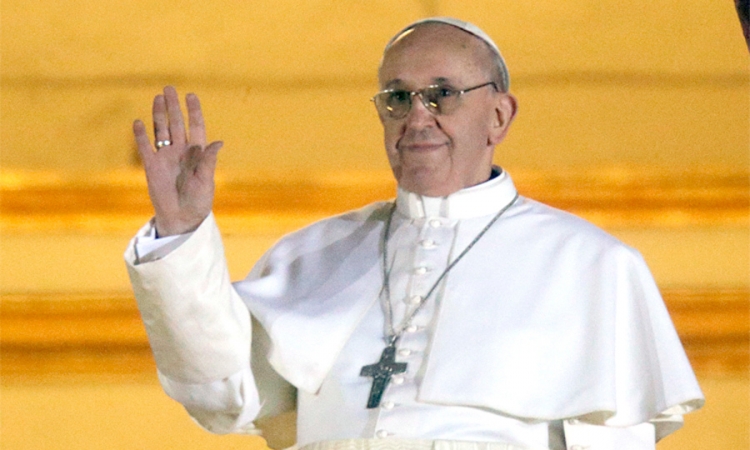 Papa Franjo blagoslovio  1,2 milijardu katolika u svijetu