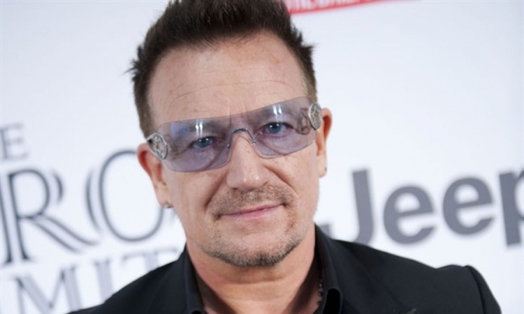 Bono strahuje da više neće moći svirati gitaru