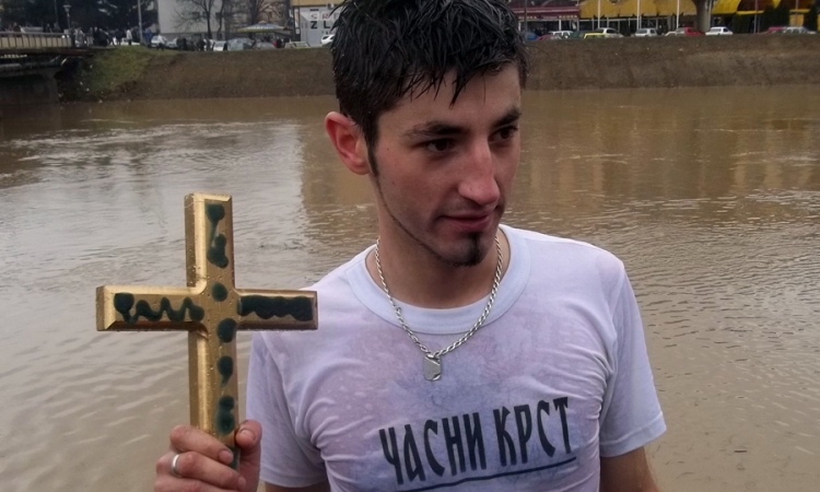 Zoran Vidović pobijedio u trci za bogojavljenski krst
