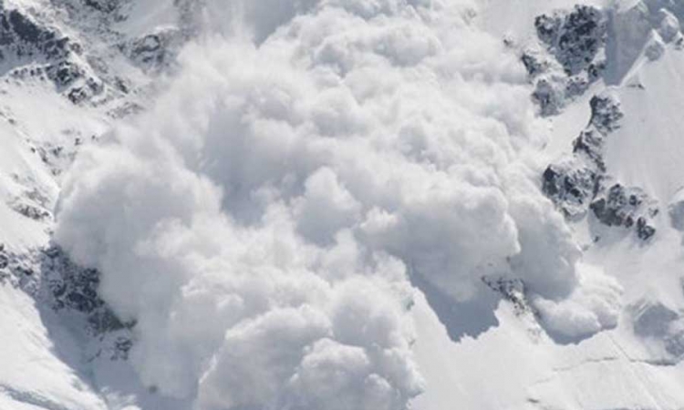 U snježnim lavinama više od 260 mrtvih
