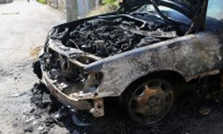 Izgorio automobil u Kosovskoj Mitrovici