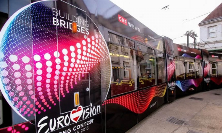 Beč u znaku "Evrosonga" - Končitin glas u pevozu