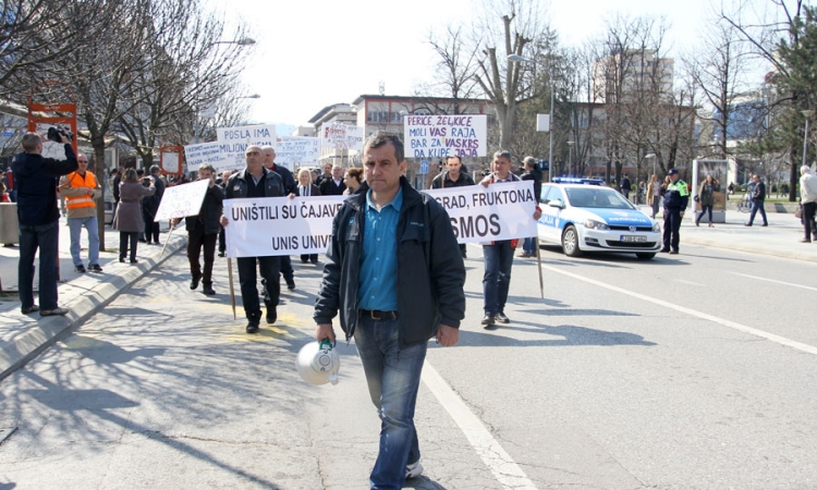 Radnici "Kosmosa" u protestnoj šetnji