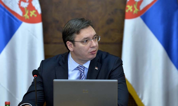 Vučić: Moguće povećanja plata i penzija u 2015.