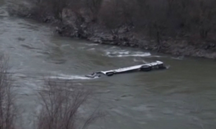 Nađeno tijelo vozača autobusa koji je sletio u rijeku