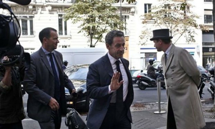 Sarkozi saslušan u sudu u Parizu