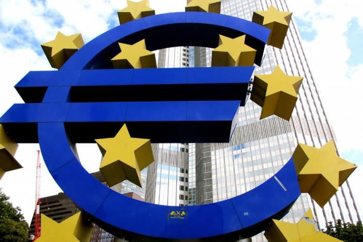 "Ne očekuje se rast kamata kredita u evrima"