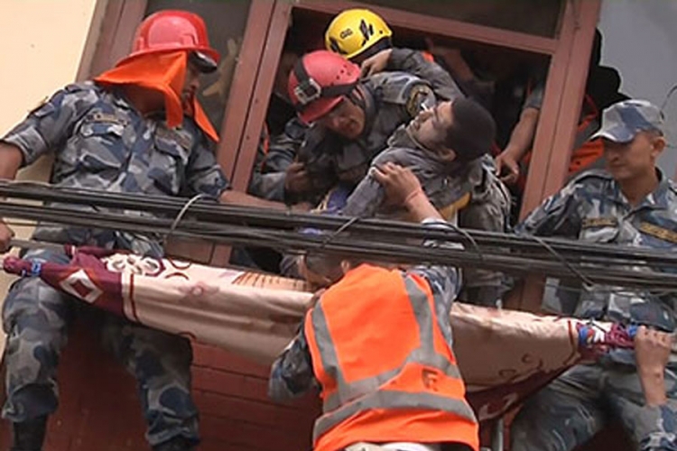 Nepal: Spašen nakon tri dana pod ruševinama