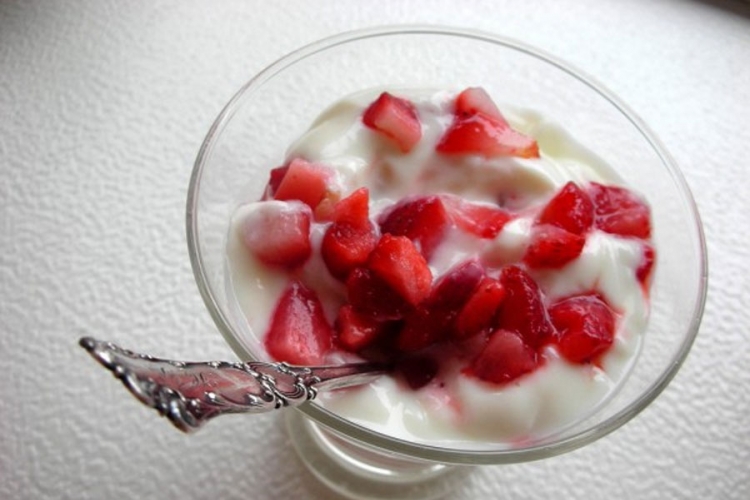 Domaći jogurt od jagoda