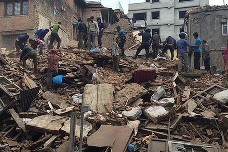 Nepal: Tri osobe pronađene žive ispod ruševina