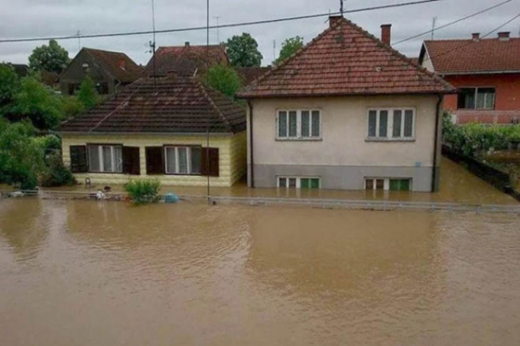 Značajna pomoć medija tokom poplave u Šamcu 