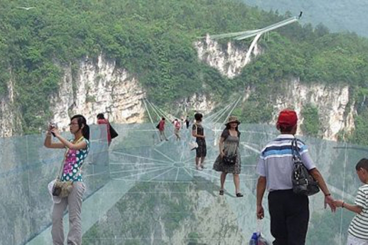 Kinesko arhitektonsko čudo stakleni most