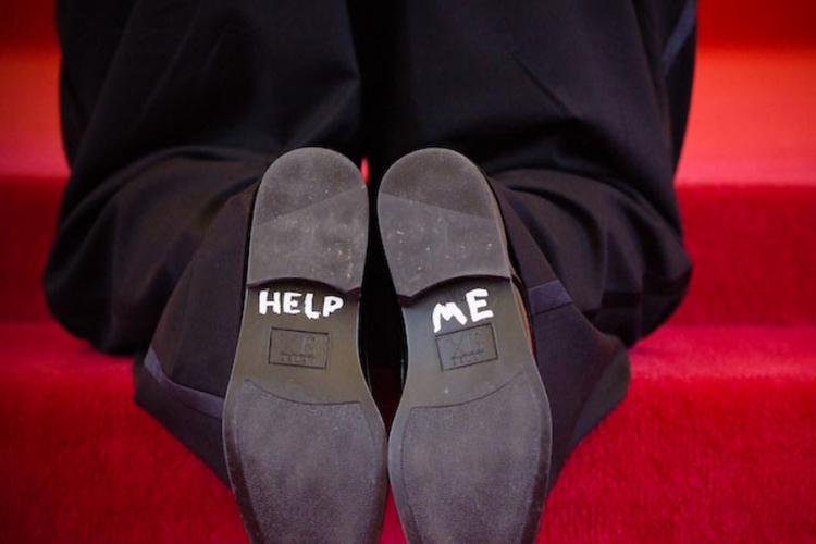 "Pomozite mi" na cipelama mladoženje