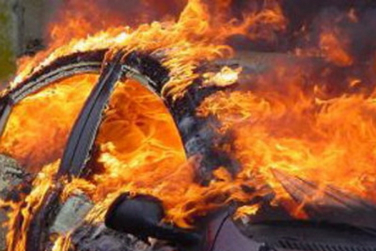Kotor: Zapaljeni automobili političara i bivšeg sudije