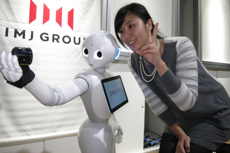 "SoftBank" za vikend lansira robota Pepper koji uči zadatke