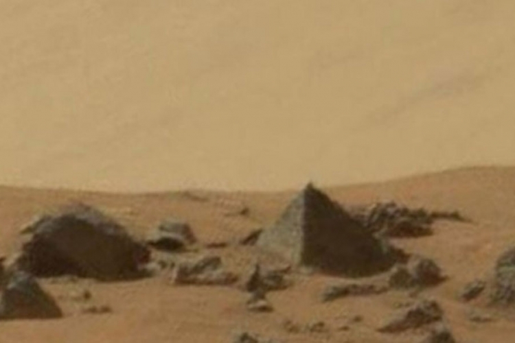 "Curiosity" našao piramidu na Marsu
