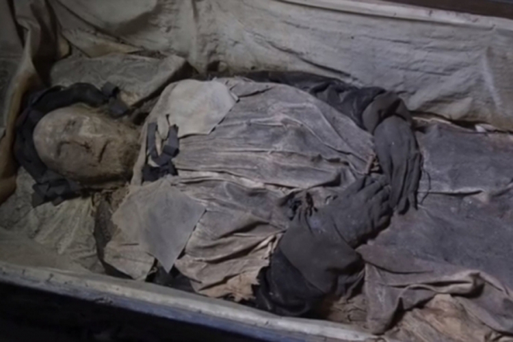 U kovčegu pored biskupa Pedera pronađeno još jedno tijelo?