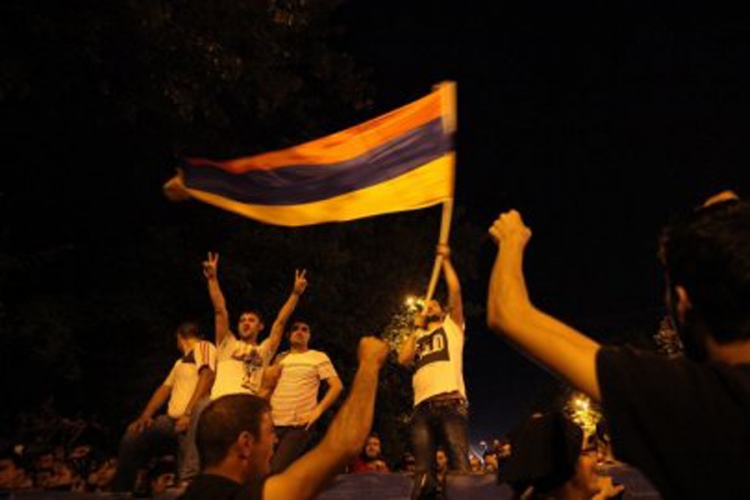 Deveti dan masovnih demonstracija u Jerevanu