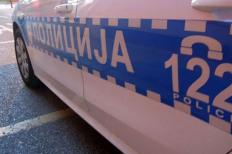 Tukovi kod Prijedora: Automobil udario u kuću