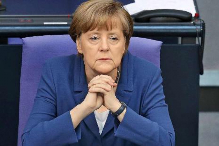 "Bild" Merkelovoj: Ostanite gvozdeni kancelar