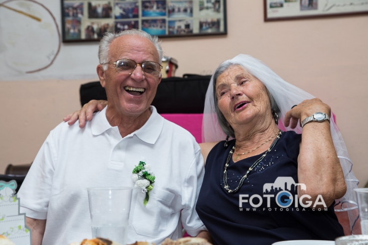 Srećni i nakon 60 godina braka (FOTO)