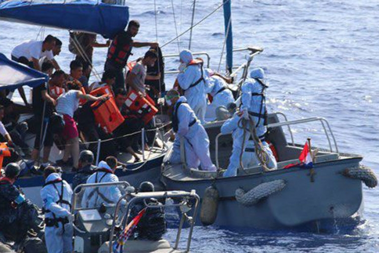 Hrvatski vojni brod spasio 37 migranata