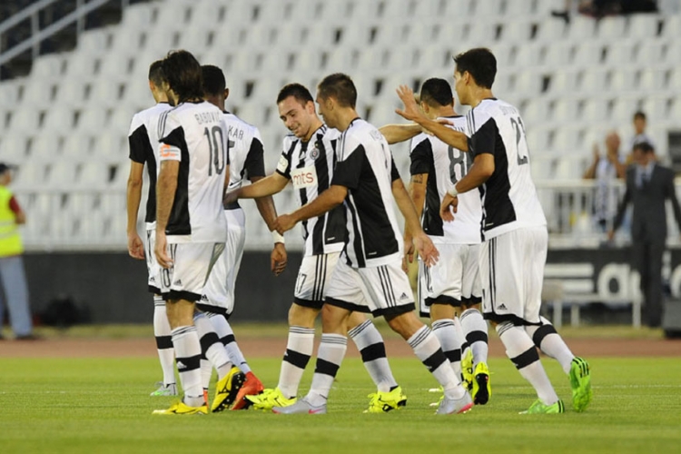 UEFA izbacila Partizan iz Lige Evrope (FOTO)